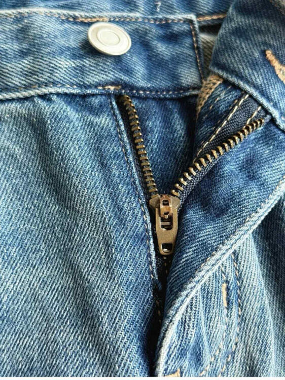 🩷chic 秋裝！高腰摺痕做舊淺色寬鬆闊腿牛仔褲