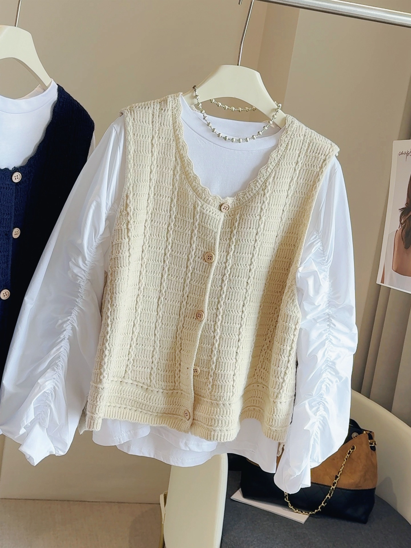 🩷chic 春秋新裝! 花邊針織背心疊穿兩件套：圖片 3