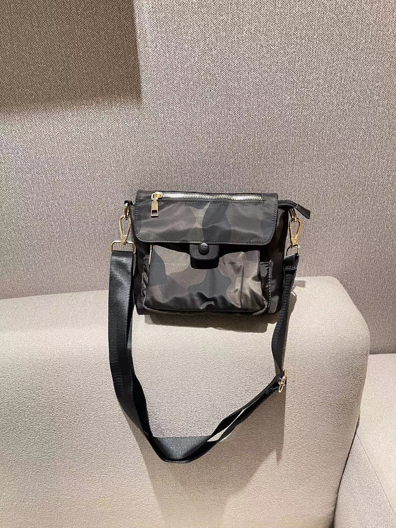 簡約多夾層郵差斜孭袋：圖片 7