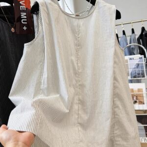 PLUS SIZE💗大碼寬鬆後v設計感條紋A字背心：圖片 3