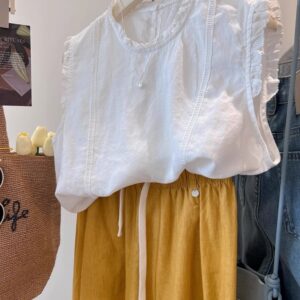 PLUS SIZE💗大碼氣質設計感lace邊鏤空小飛袖上衣：圖片 1