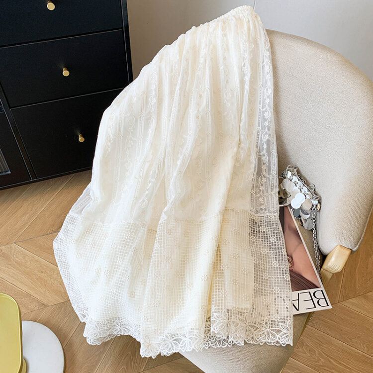 🩷chic 春夏新裝!米白色蕾絲中長款半身裙