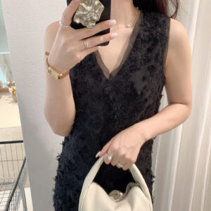 🩷chic 新裝! V領毛絨感純色背心連衣裙：圖片 4