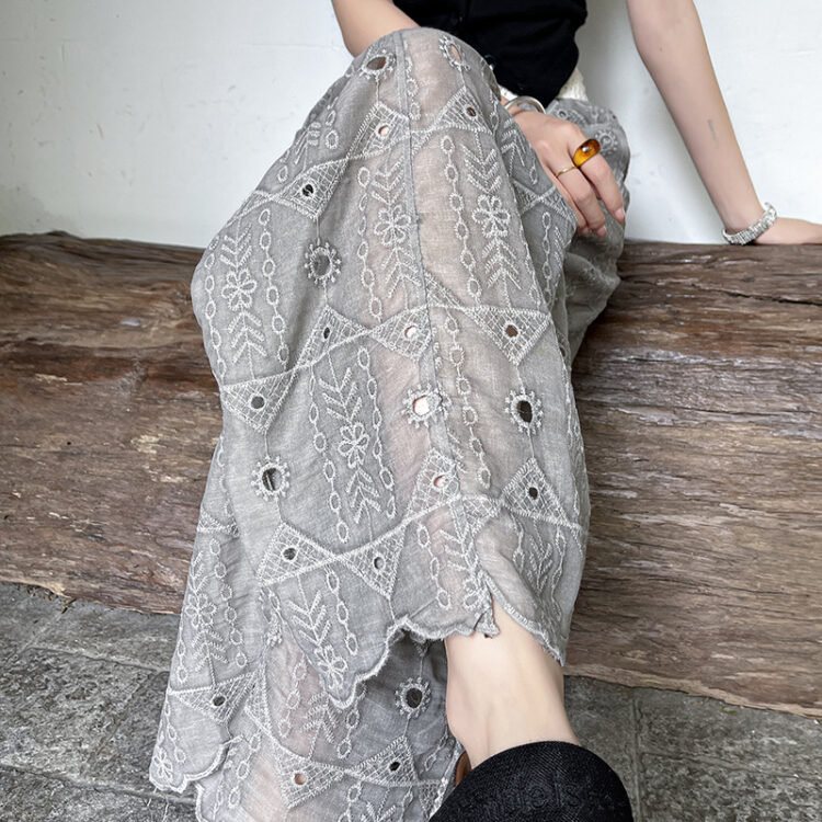 🩷chic 春夏新裝! 薄款刺繡勾花九分直筒褲
