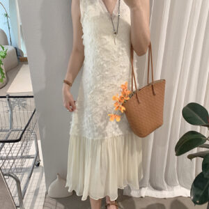 🩷chic 新裝! V領毛絨感純色背心連衣裙：圖片 3