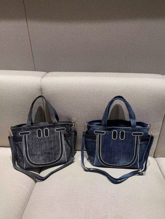 哈哈笑牛仔手挽斜孭餃子袋