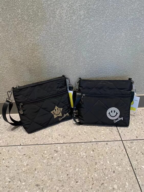 輕便刺繡SMILEY菱格方型斜孭袋