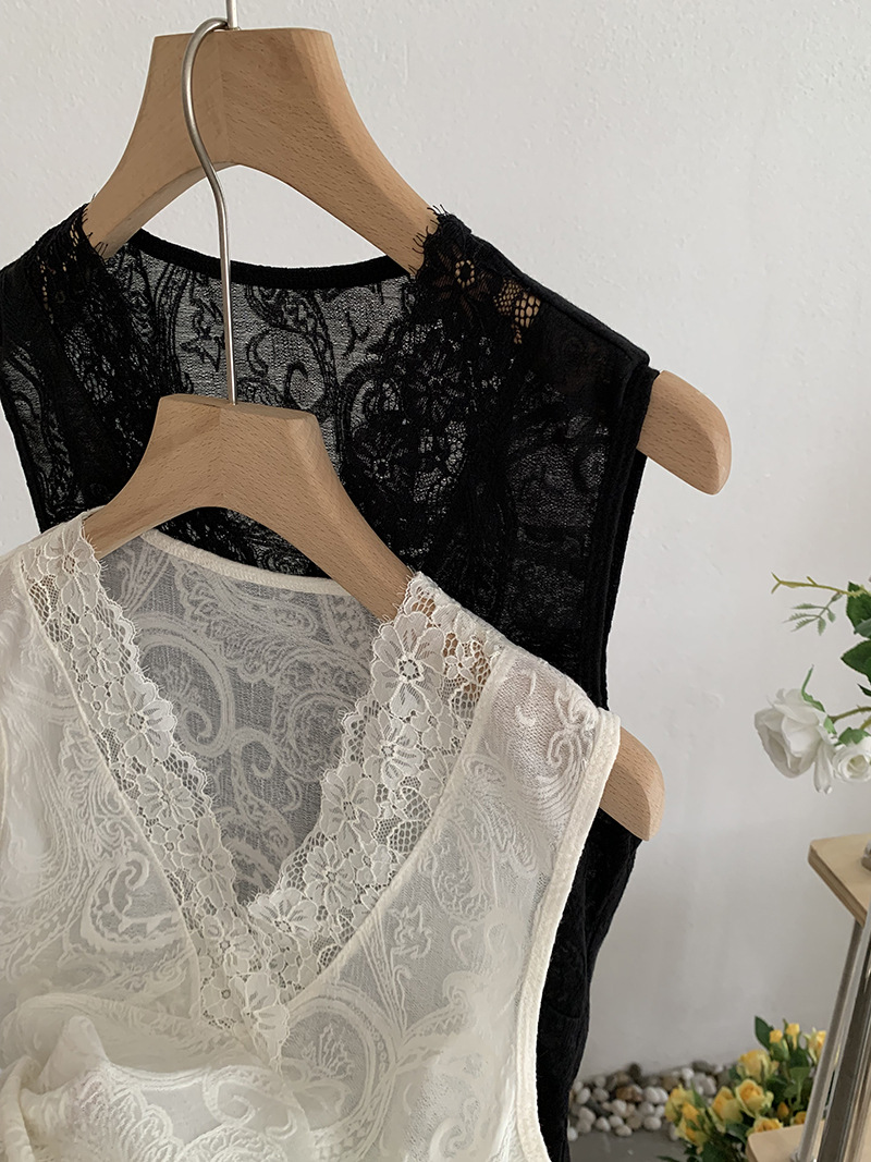 🩷chic 新裝! 純欲風LACE花邊V領修身背心：圖片 5