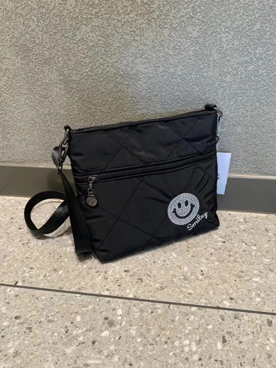 輕便刺繡SMILEY菱格方型斜孭袋