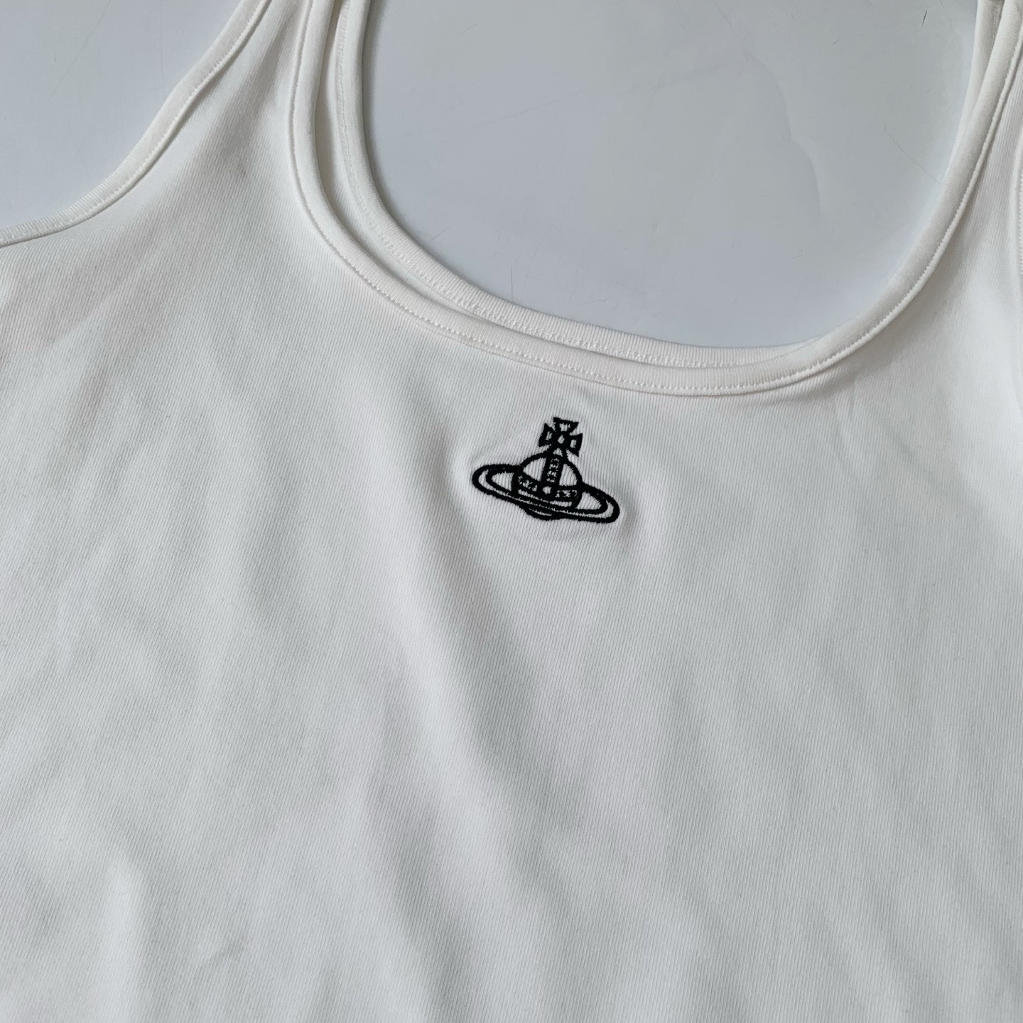 夏季新品✨ vivienne 吊帶背心：圖片 9