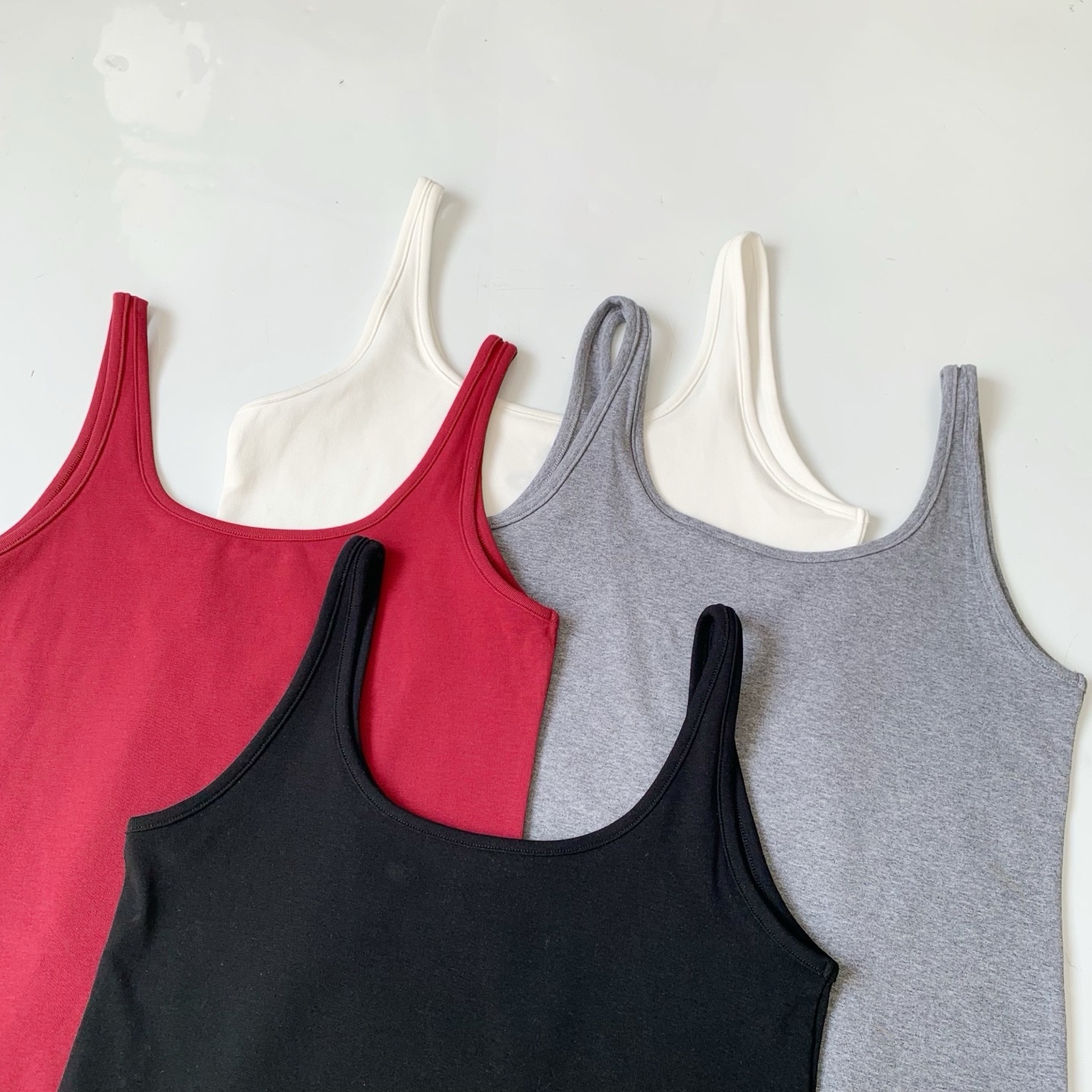 夏季新品✨ vivienne 吊帶背心：圖片 3
