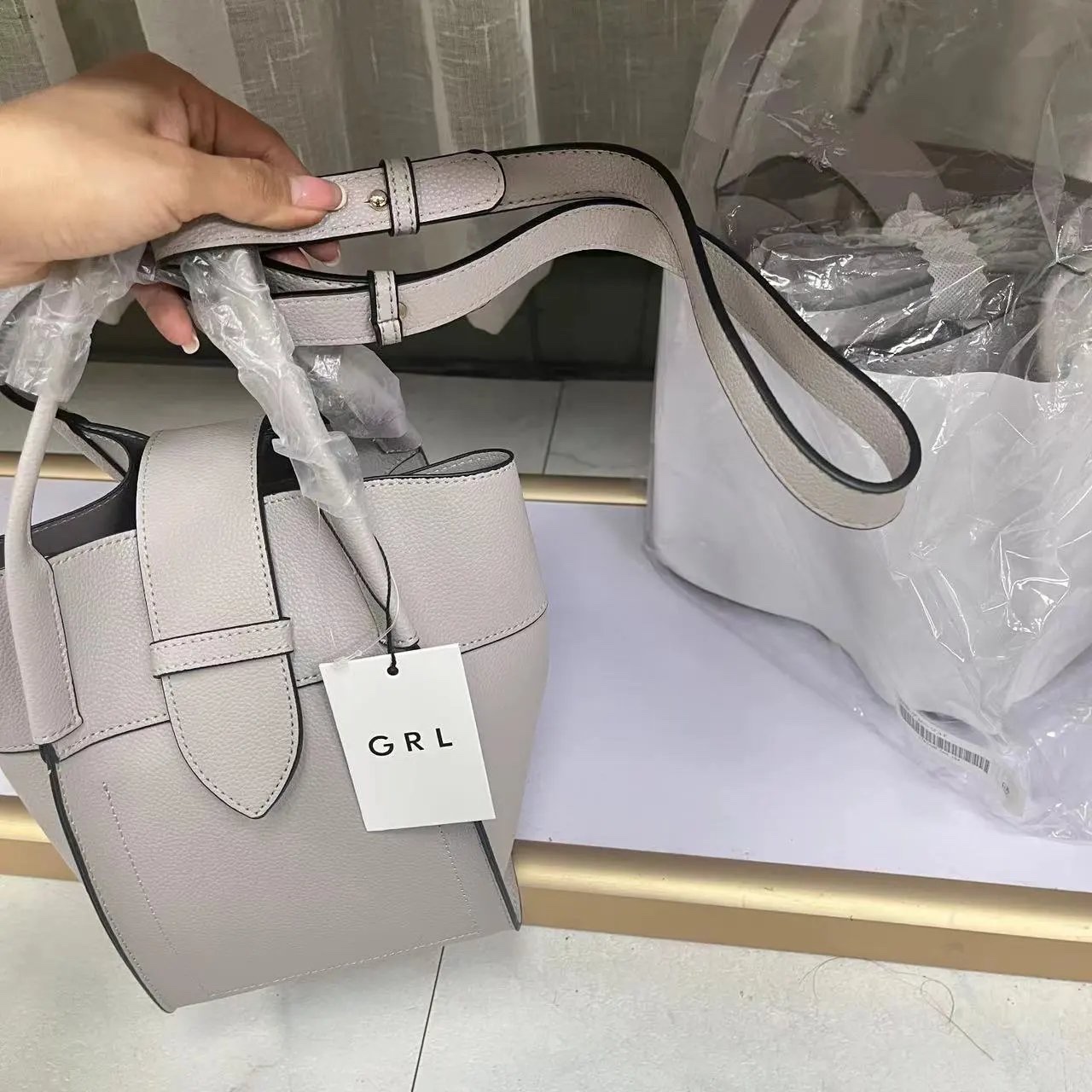 日本🇯🇵GRL通勤水桶手挽袋：圖片 12