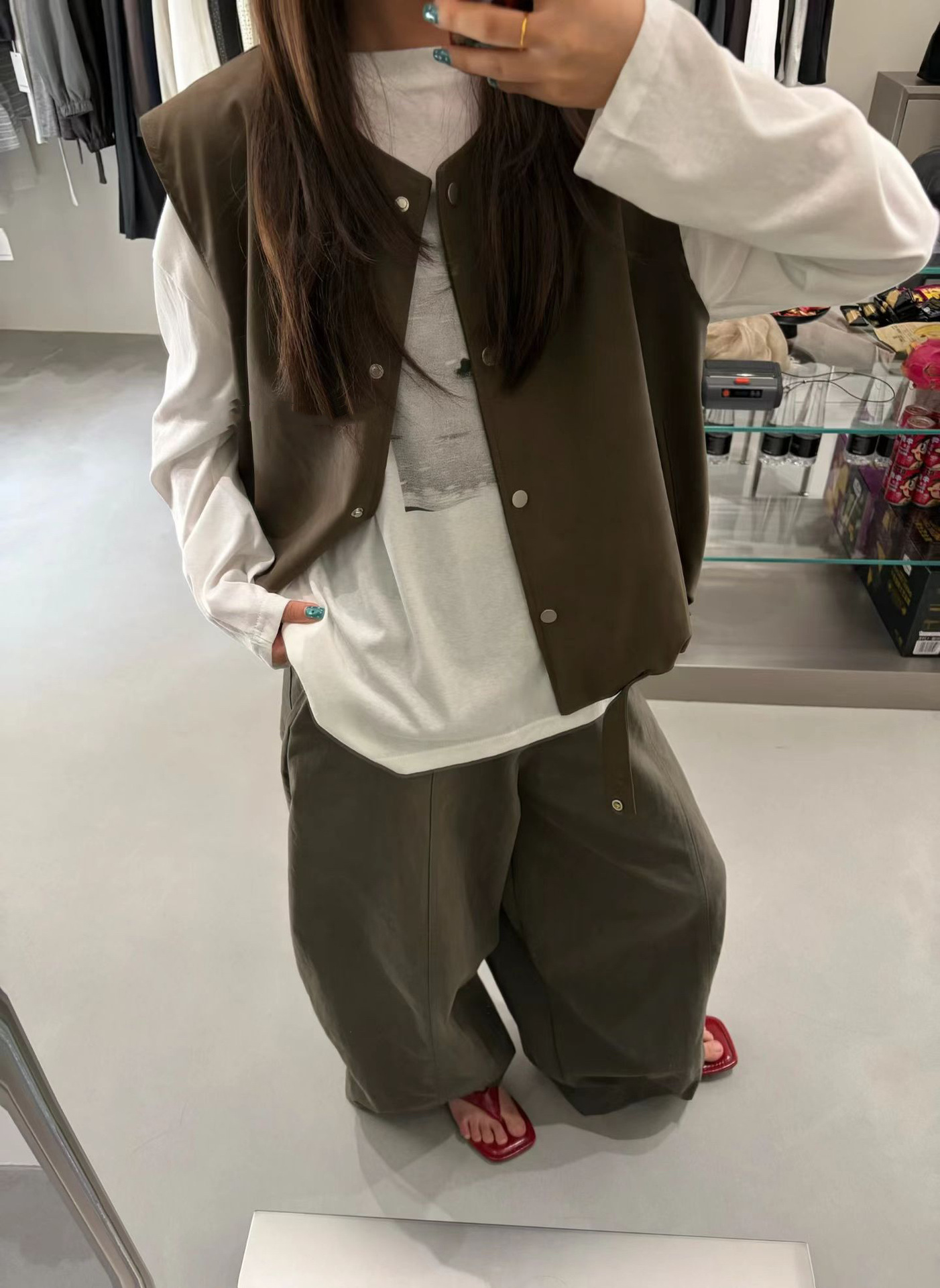 秋冬極簡風PU皮寬鬆減齡馬甲：圖片 1