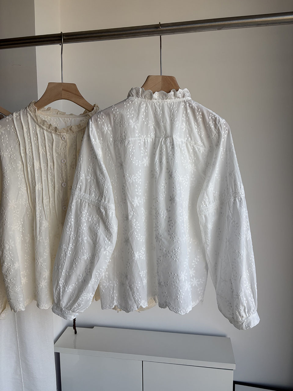韓系木耳花邊小企領刺繡鬆身恤衫：圖片 6