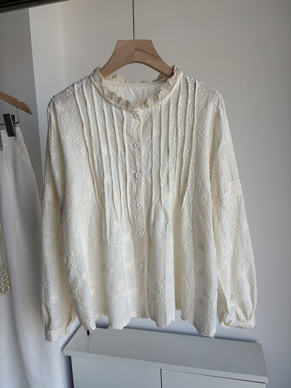 韓系木耳花邊小企領刺繡鬆身恤衫：圖片 8